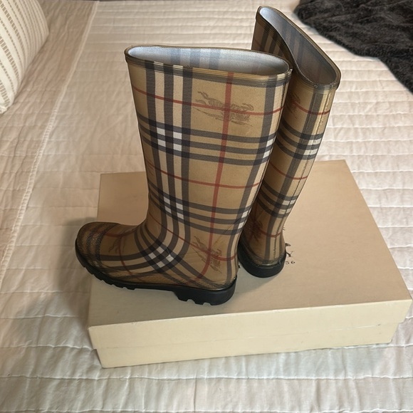 Rain boots Burberry - Picture 2 of 5